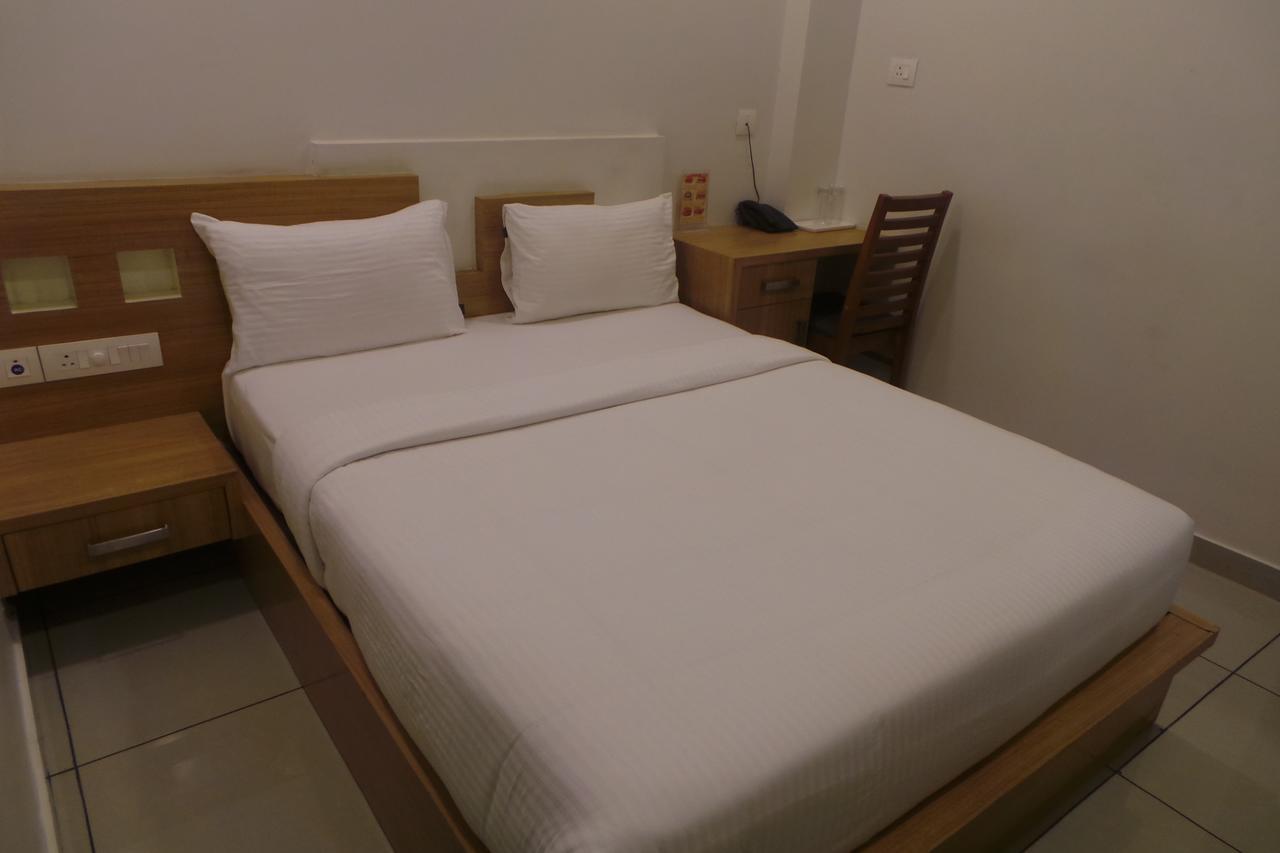 Готель Saas Residency Кожикоде Екстер'єр фото