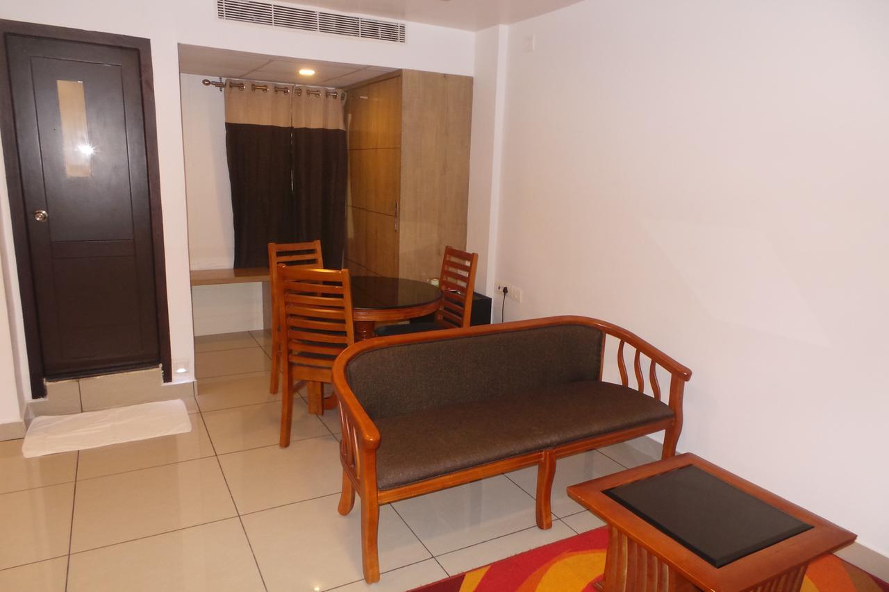 Готель Saas Residency Кожикоде Екстер'єр фото