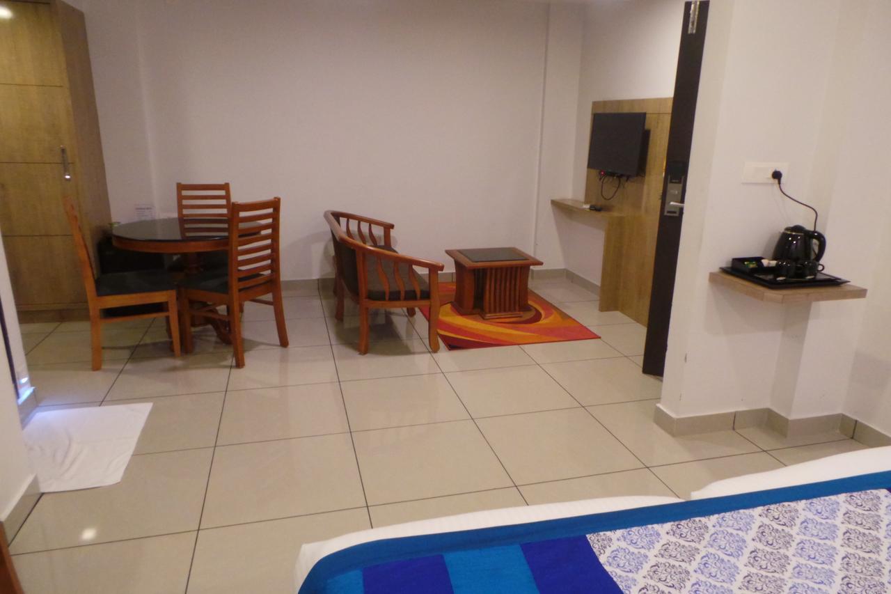 Готель Saas Residency Кожикоде Екстер'єр фото